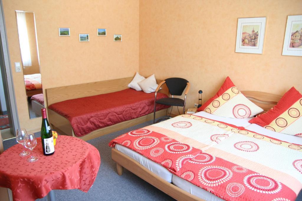 Ferienweingut Hensler Hotel Briedel Kamer foto