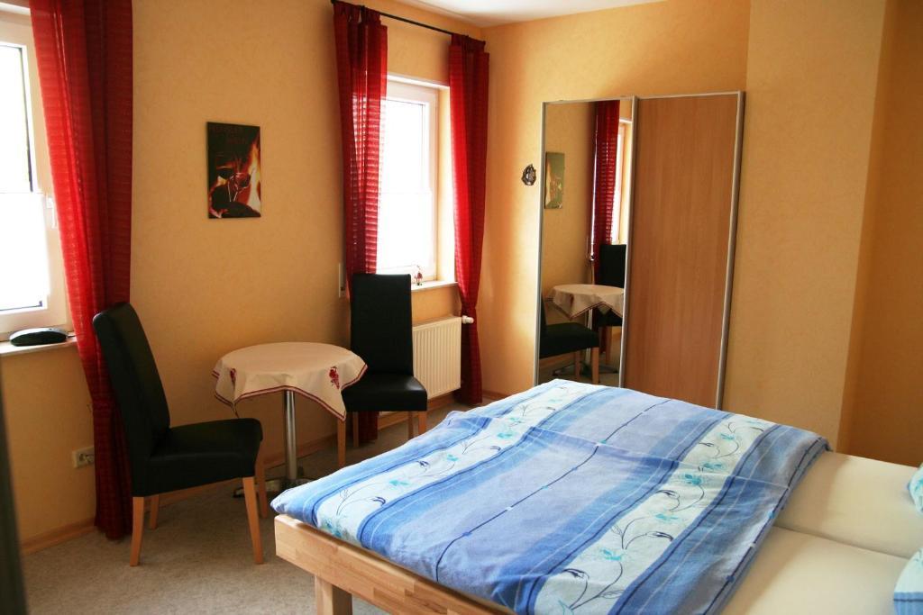 Ferienweingut Hensler Hotel Briedel Kamer foto